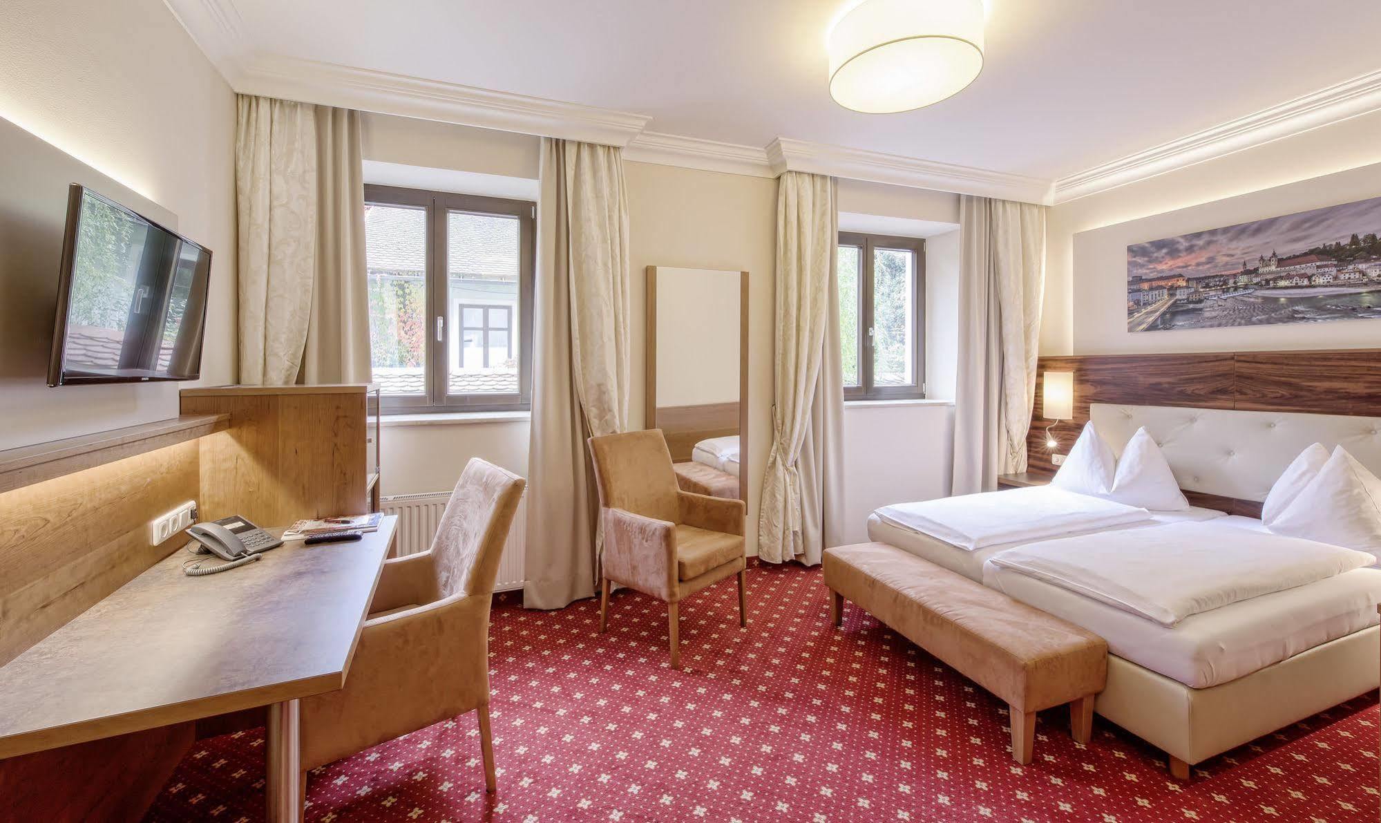 Hotel Mader Steyr Zewnętrze zdjęcie